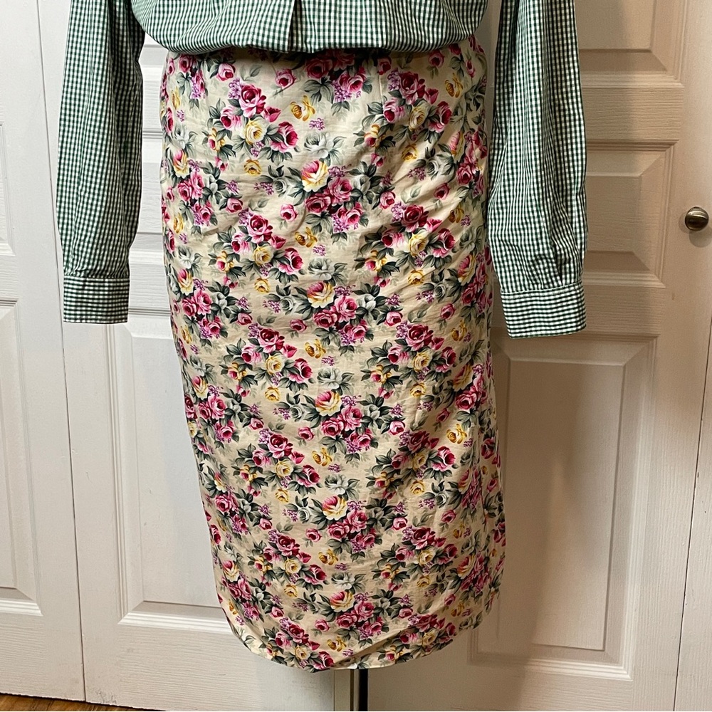 ⭐️FREE WITH PURCHASE⭐️ 
Floral Midi Skirt COTTAGECORE TEA TIME VIBES